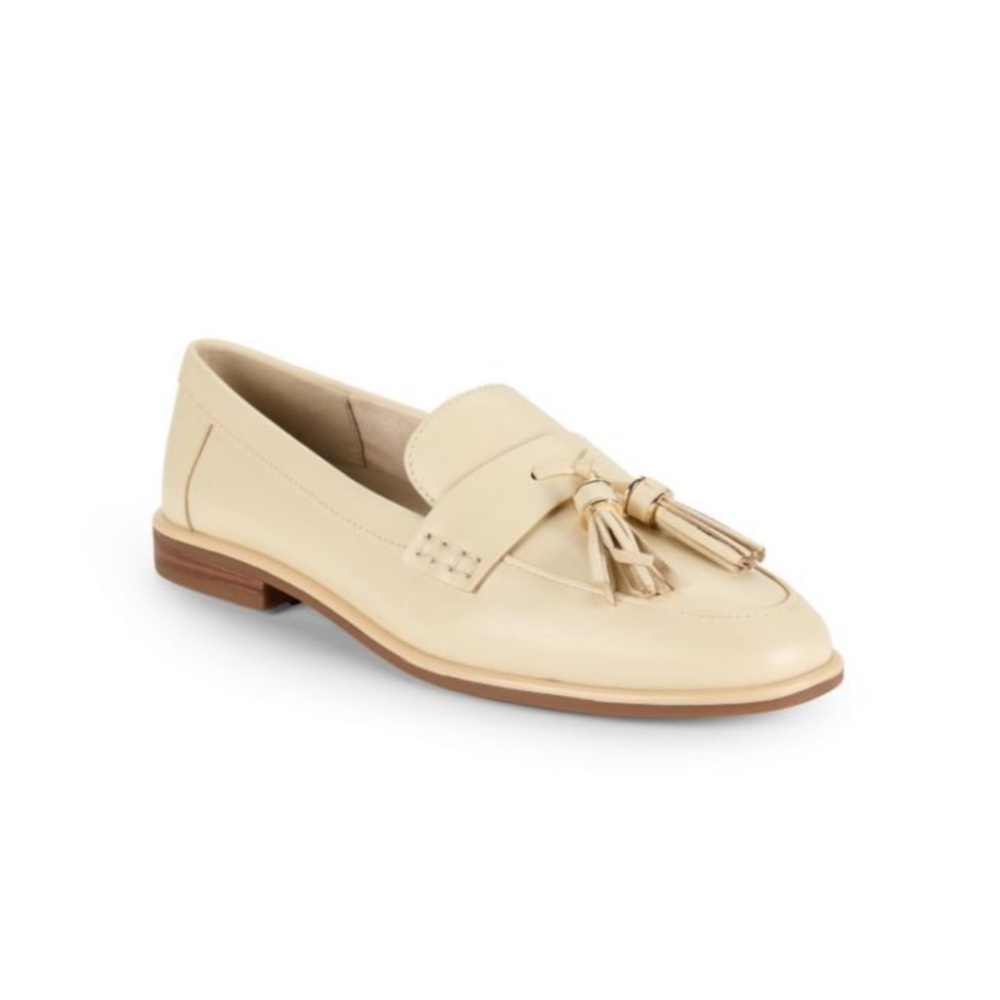 Kenneth Cole Lyra Tassel Loafers
Size 9.5